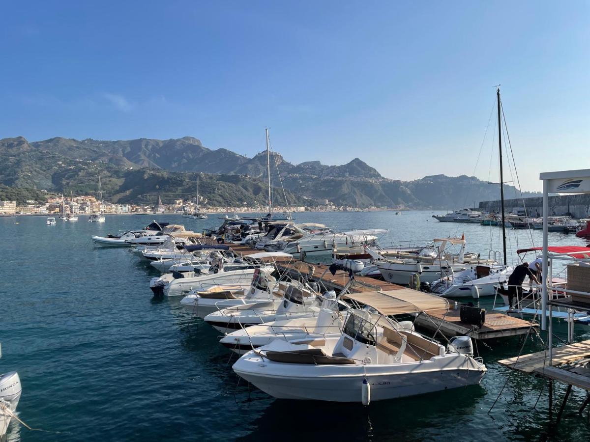 La Finestra Sul Mare Modern Apartment Giardini Naxos Eksteriør bilde